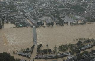 平成25年台風第18号時の桂川渡月橋の様子